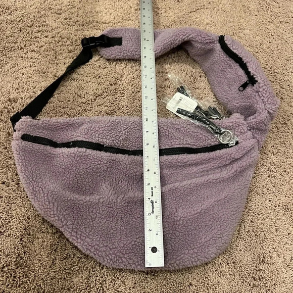NWT new FREE PEOPLE overachiever Sherpa sling bag lavender purple fuzzy teddy - Picture 15 of 17